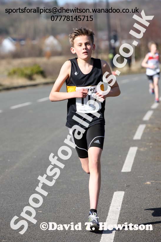 Under-13s boys and girls Elswick Harriers Good Friday Road Relays. Photo: David T. Hewitson/Sports for All Pics